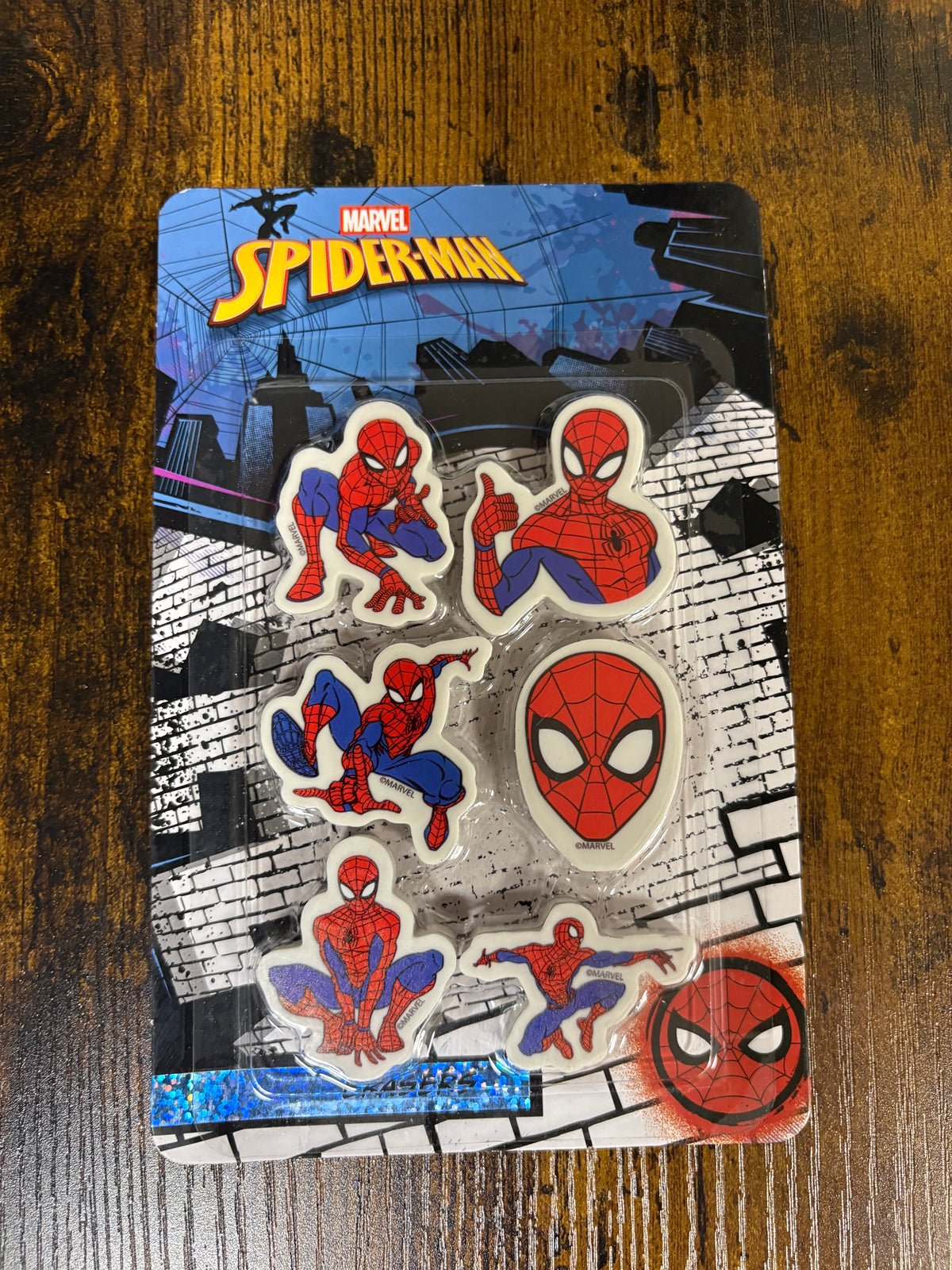 Pack de gommes Disney / Pokémon / Marvel